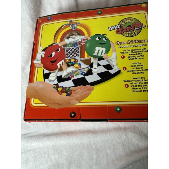 M&M Rock Café Roll Candy Dispenser Jukebox Red & Green Characters 1980s - Picture 7 of 10